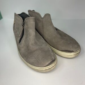 Women’s Gray ECCO Soft 7 size 9